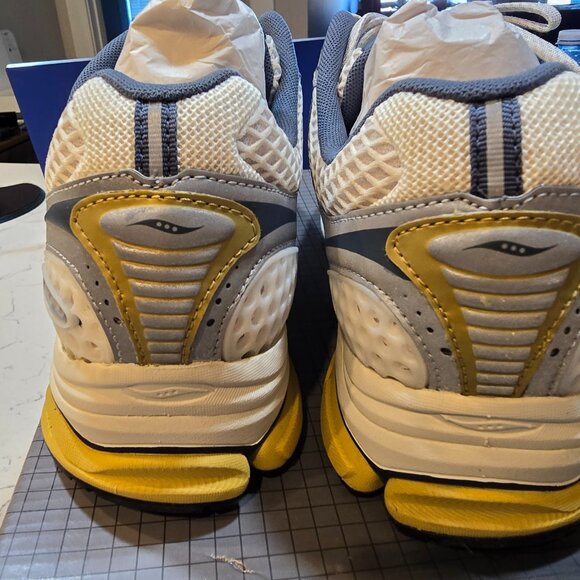 Saucony ProGrid Triumph 4 Fabricated Future S70831-2 Men's Size 10 NEW SNEAKERS - Picture 5 of 15